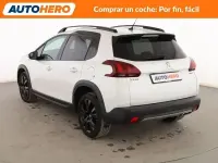Usado Peugeot 2008 Allure 110 CV (80 kW) 2019 Blanco SUV