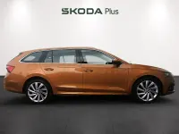 Usado Skoda Octavia Selection 150 CV (110 kW) 2023 Naranja Familiar