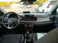 Usado Kia Rio 100 CV (73 kW) 2023 Gris / plata Berlina