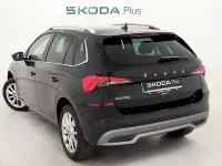 Usado Skoda Kamiq Ambition 110 CV (80 kW) 2022 Negro SUV