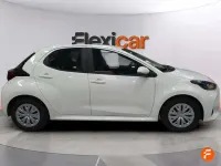 Usado Toyota Yaris Active 116 CV (85 kW) 2023 Blanco Utilitario