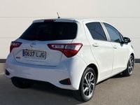 Używany Toyota Yaris 111 KM (81 kW) 2020 Biały Sedan/Limuzyna