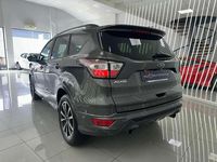 Usado Ford Kuga ST-Line 150 CV (110 kW) 2018 Gris SUV