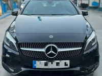 Usado Mercedes A200 AMG line 150 CV (110 kW) 2017 Negro Utilitario