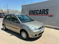 Usado Ford Fiesta Ghia 80 CV (58 kW) 2004 Beige Utilitario