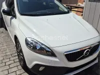 Usado Volvo V40 CC Momentum 120 CV (88 kW) 2017 Blanco Familiar
