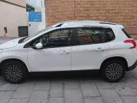 Usado Peugeot 2008 Allure 100 CV (73 kW) 2015 Blanco SUV