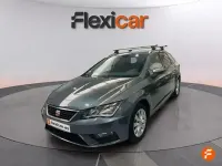 Usado Seat Leon Style 110 CV (80 kW) 2018 Gris Familiar