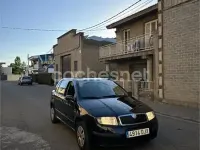 Usado Skoda Fabia 64 CV (47 kW) 2005 Negro Berlina