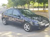 Usado Seat Leon 110 CV (80 kW) 2004 Negro Utilitario