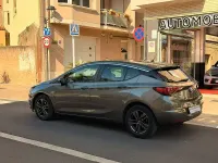 Usado Opel Astra Selective 105 CV (77 kW) 2019 Marrón Berlina