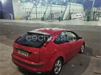 Usado Ford Focus Sport 115 CV (84 kW) 2005 Rojo Berlina