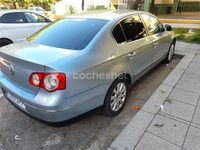 Usado VW Passat Trendline 140 CV (102 kW) 2005 Azul Berlina