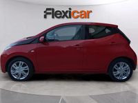 Usado Toyota Aygo X-play 72 CV (52 kW) 2018 Rojo Utilitario