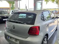 Usado VW Polo Advance 70 CV (51 kW) 2011 Gris / plata Utilitario