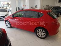 Usado Seat Leon Sport 140 CV (102 kW) 2010 Granate Berlina