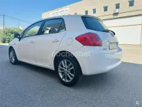 Usado Toyota Auris 90 CV (66 kW) 2009 Blanco Utilitario