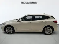 Usado BMW 118 Comfort Edition 150 CV (110 kW) 2021 Blanco