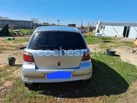 Usado Toyota Yaris 68 CV (50 kW) 2003 Gris / plata Berlina