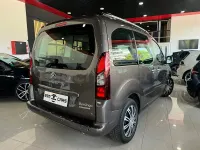 Usado Citroën Berlingo Feel 100 CV (73 kW) 2016 Beige Monovolumen