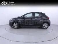 Usado Toyota Yaris Hybrid Active 116 CV (85 kW) 2025 Negro Berlina