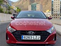 Usado Hyundai i20 84 CV (61 kW) 2022 Rojo Utilitario