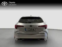 Usado Toyota Corolla Active 140 CV (102 kW) 2023 Gris / plata Familiar