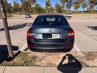 Usado Skoda Octavia Active 105 CV (77 kW) 2014 Gris / plata Berlina