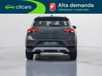 Usado VW T-Roc Life 116 CV (85 kW) 2022 Gris SUV