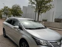 Usado Toyota Avensis Comfort 124 CV (91 kW) 2014 Gris / plata Familiar