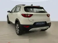 Usado Kia Stonic 100 CV (73 kW) 2025 Blanco SUV