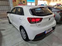 Usado Kia Rio 84 CV (61 kW) 2018 Blanco Utilitario