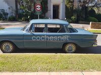 Usado Mercedes E200 75 CV (55 kW) 1985 Azul Familiar