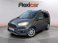 Usado Ford Tourneo Courier Ambiente 100 CV (73 kW) 2018 Gris Monovolumen