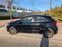 Usado Kia Rio 100 CV (73 kW) 2019 Negro Berlina