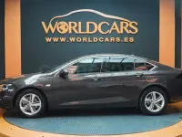 Usado Opel Insignia Edition 122 CV (89 kW) 2022 Gris / plata Berlina