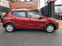 Usado Dacia Sandero Comfort 101 CV (74 kW) 2021 Burdeos Utilitario
