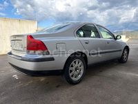 Usado Volvo S60 Momentum 130 CV (95 kW) 2004 Gris / plata Berlina