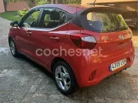 Usado Hyundai i10 66 CV (48 kW) 2020 Rojo Utilitario