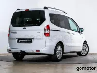 Usado Ford Tourneo Courier Titanium 100 CV (73 kW) 2017 Blanco Monovolumen