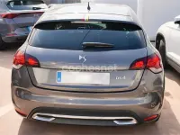 Usado DS Automobiles DS4 Performance 131 CV (96 kW) 2017 Gris / plata Berlina