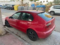 Usado Seat Leon Sport 110 CV (80 kW) 2005 Rojo Utilitario