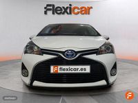 Usado Toyota Yaris Hybrid Active 100 CV (73 kW) 2016 Blanco Berlina