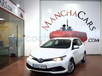 Begagnad Toyota Auris Hybrid Business Edition 136 HK (100 kW) 2018 Vit Sedan