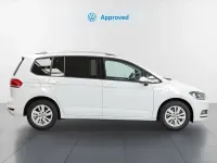 Usado VW Touran Advance 150 CV (110 kW) 2022 Blanco Monovolumen