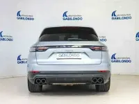 Usado Porsche Cayenne 462 CV (339 kW) 2021 Gris / plata SUV