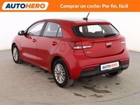 Usado Kia Rio 84 CV (61 kW) 2022 Rojo Utilitario