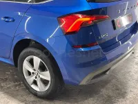 Usado Skoda Kamiq Active 110 CV (80 kW) 2021 Azul SUV