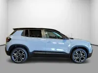 Nuevo Jeep Avenger Summit 100 CV (73 kW) 2026 Gris / plata SUV