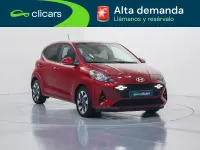 Usado Hyundai i10 67 CV (49 kW) 2024 Rojo Utilitario